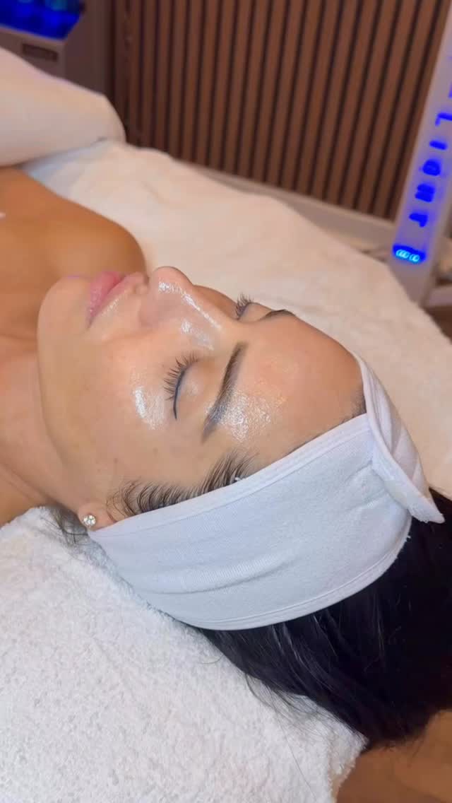 Glow starts here. Hydrafacial gives immediate, noticeable results with zero downtime.
Limited appointments available , book now before we fill up.
#Facial #idanmedspa #glowingskin #facial #selfcare