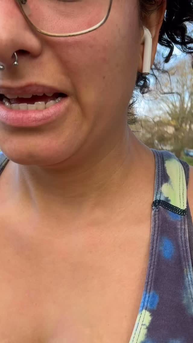 I’m sharing a little experiment I’m doing with myself and going to create a series to take you on the journey with me. This is my journey and everything I’m sharing is based on my research on optimal breathing for athletic performance.
Some key take aways I want to share:
Mouth vs Nasal Breathing 👃🏼
When we inhale through the month the upper lobes of the lungs are filled this is called chest breathing. This type of breathing reduces the surface area inside the lungs which is available to absorb the oxygen.
Conversely when air passes through the narrow slits of the nose, its turbulence is increased, driving air deeper into the lower lungs and increasing the surface area available for the lungs to absorb oxygen. This type of breathing is belly breathing.
✨Nasal breathing is increasing your vitality by increasing your oxygen absorption.
Stamina⚡️
Now let’s talk about stamina, because nasal breathing increases how much oxygen is absorbed per breath this means there are fewer breaths needed in order to get the same amount of oxygen.
💥This means saving more energy doing the same work as someone breathing primarily through the mouth.
In addition to a more efficient use of lungs, nasal breathing also releases nitric oxide into the air your inhaling and once in the lungs. This nitric oxide enters the blood stream and begins to open up the blood vessels of the body. Allowing more blood oxygen and nutrients to enter the muscles during exercise.
💪🏽Meaning more fuel available for the muscles and better waste removal for muscle breakdown. Both of which increase stamina.
I’ll keep you up to date on my progress as I move through the weeks.
Do you practice nasal breathing in your sport activities? How has it affected your performance