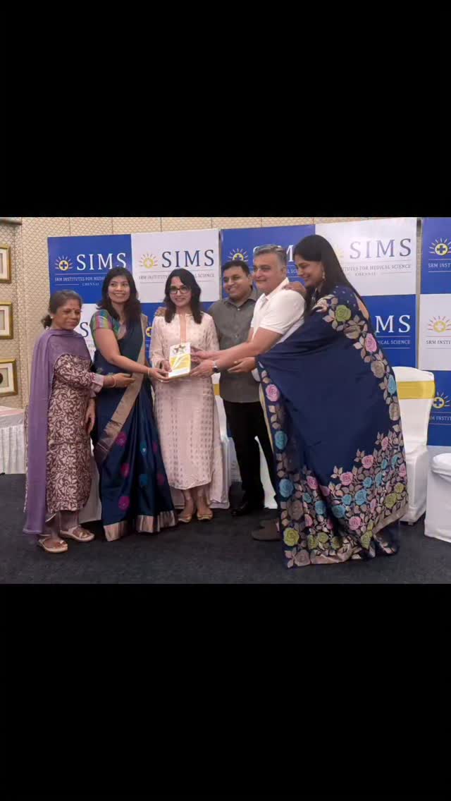 Just a happy doc with a shiny new award 🏆💫
Thank you Jain Doctors Association for this lovely honour —
my heart (and skin!) are glowing today! 😄💖
#DermatologistDiaries #AwardDay #FeelingGrateful