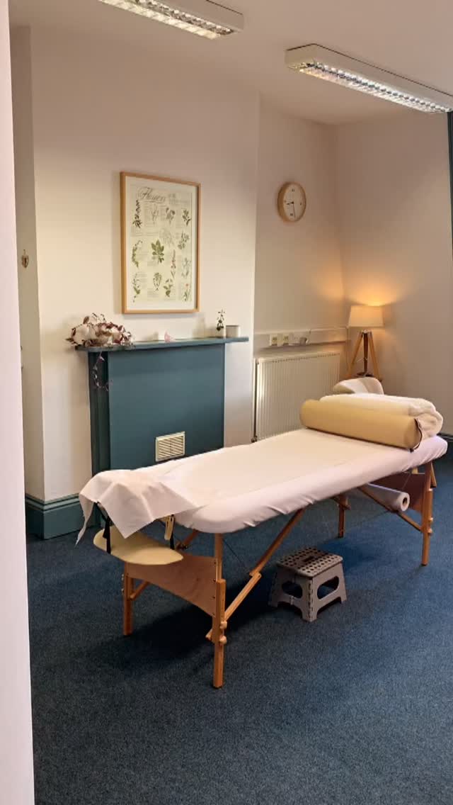 Good morning from the Wellsprings House! 🌅
I am looking forward to start the day with a Bowen treatment followed by a combined consultation- Homeopathy and Bowen session. ☯️
You will now find a beautiful artwork in the hallway of the Wellsprings House - “Meditating man”. 🧘🏻
Happy Thursday!
#homeopathy #bowentherapy #wellspringshouse #wellbeing #holistichealth