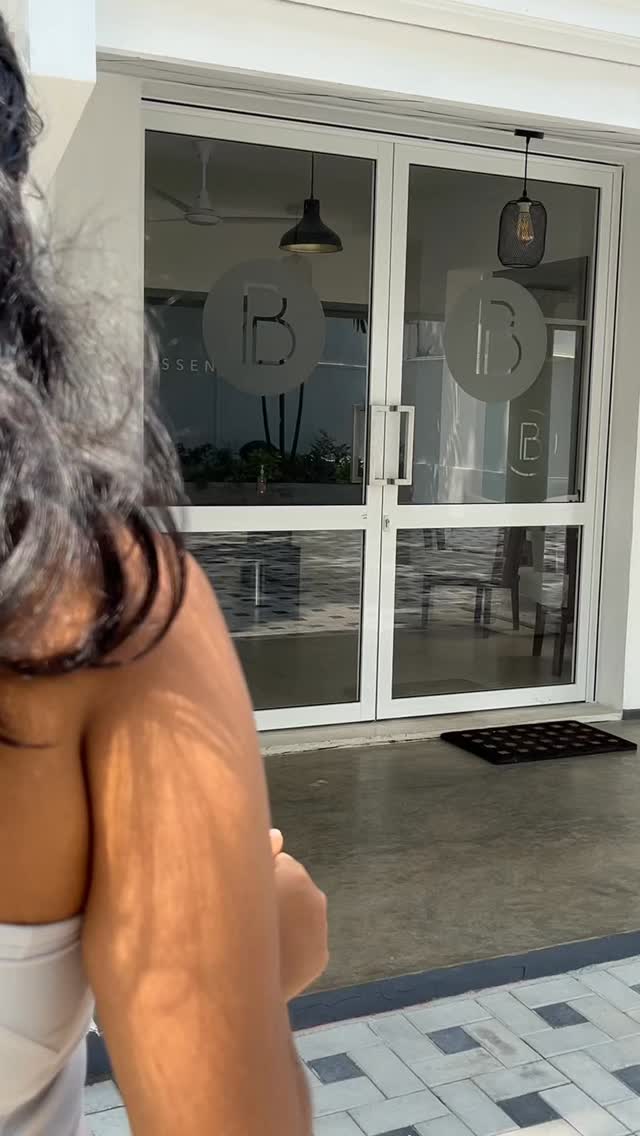 Col 5. Battaramulla. Col 3. Nawala.
Why choose one when your pass works at all four?
Introducing the Barressential Shared Pass - your access to every corner of our movement community!
Tap the link in our bio to get the pass! 💥