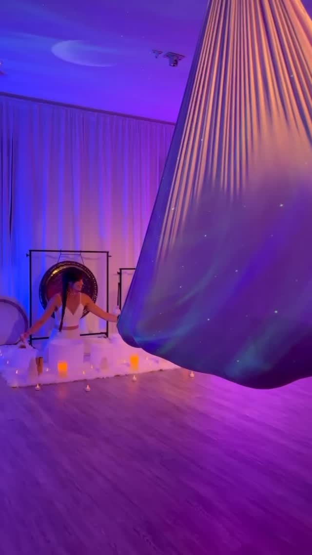 Presence is how your soul plants its feet on the earth. To inhabit the moment is to stop abandoning your own life.
🌹
.
.
.
#love #soundbath #energy #soundbathmeditation #meditation #losangeles #heal