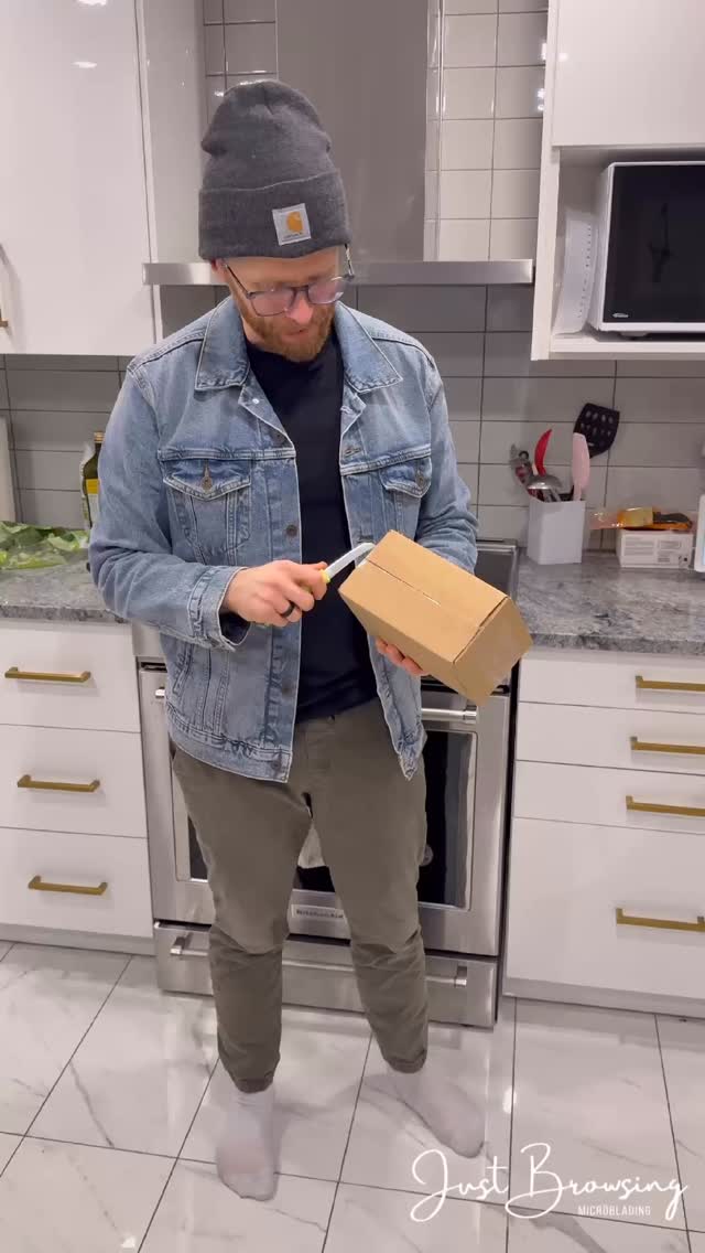 Business mail + this guy… two of my favourite things! {And heyyyyyy that box is a new credit card reader. Can’t wait to test it out on y’all this week. 🤭}