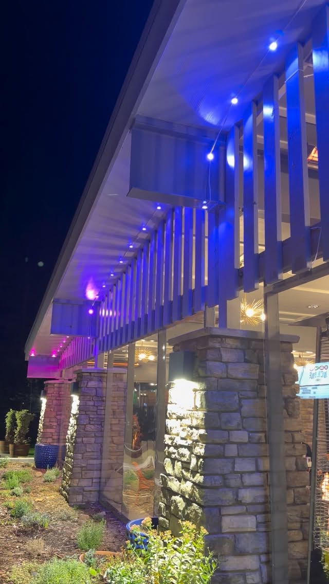 Winter has arrived at Bowl Incline and our patio is ready‼️
Settle in with plenty of heaters, cozy blankets, and a new warm drink menu crafted for the season❄️
For a little fireside fun🔥Roast your own s’mores❕
Stay tuned for our new Après menu coming soon🎿🏂
☮️❤️🎳