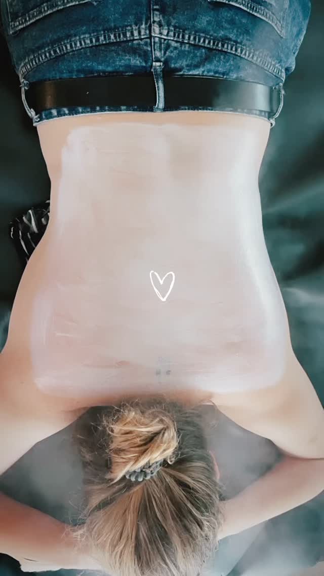 We’re fully into the Brrrr months, but it’s warm in here 🩷
Take time out for yourself or gift a loved one with the gift of self-care ✨ This beauty enjoyed a luxurious back facial! As the temps have been cooler, this is the perfect time to deeply exfoliate and hydrate the skin on your back. Experience deeply relaxing and rejuvenating back facial yourself and click the booking link above 👆🏼 🧖♀️😌
#Backfacial #selfcare #selfcarewesleychapel #skincare #esthetician #zephyrhills #wesleychapel