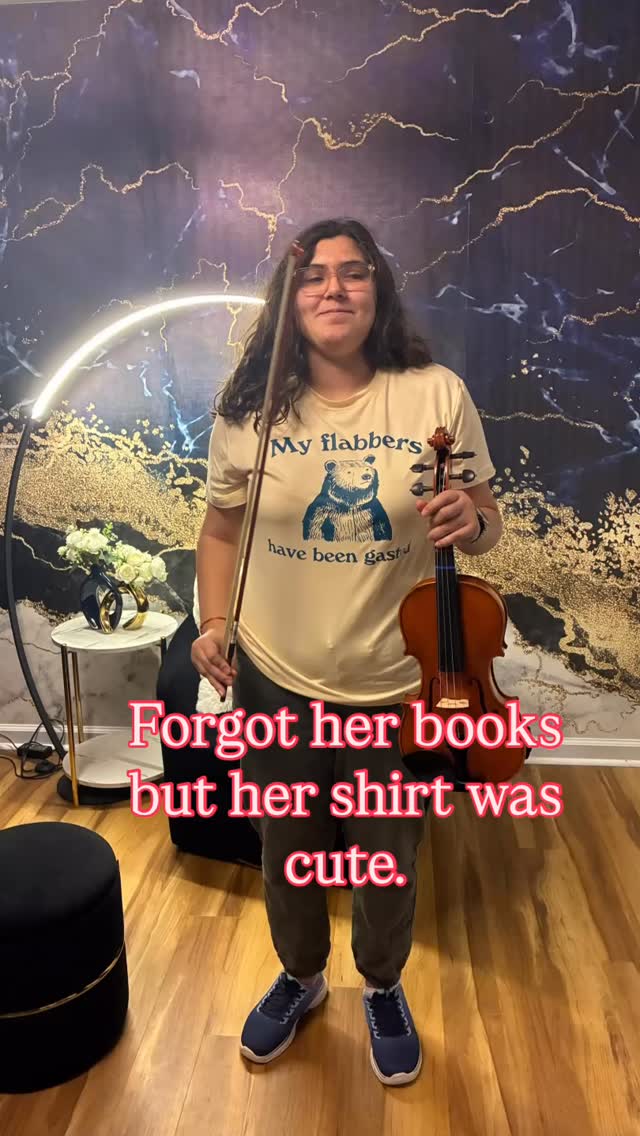 I admit I was way less upset after laughing at the shirt for a minute when I found out she forgot her books 🤣
#Funnyshirts #pianolessons #violinlessons #yeahthatsimpsonville #yeahthatgreenville