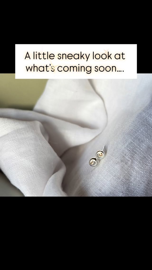 A little sneaky look at the new pieces, coming soon 👀#sterlingandgold #handcraftedjewellery #supportlocalbusiness #artisanjewellery #shopsmallbusiness