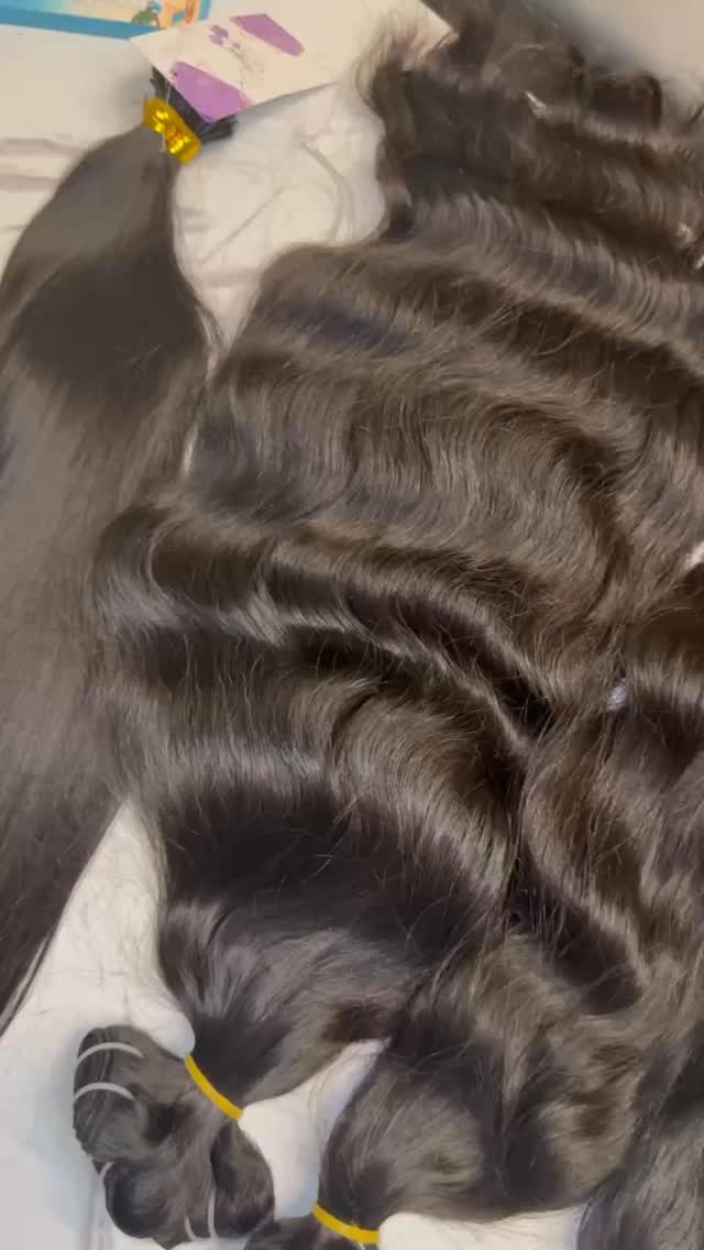 Mark your calendars! 📅
Our most luxurious raw textures are back Dec 11.
Wave • Straight • Curl — which one are you grabbing?#rawhair #hairextensions #hairgoals #torontohairstylist #torontohairextensions #luxuryhair #torontohairsalon #cambodianhair