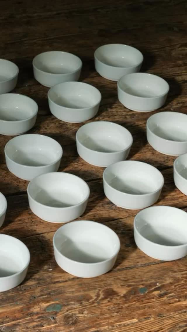 As part of the three-piece set,
the bowls bring balance and purpose.
Objects shaped for daily rituals and quiet hospitality.
Designed as signature room pieces for @widderhotel created in collaboration with @thelivingcircleofficial
Studio Sediment × The Living Circle
#designobjects #craftsmanship #ceramics #designprocess #zurich