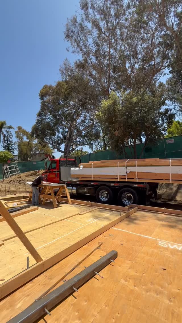 Nothing like a little lumber delivery ASMR 🎧🔊
@ganahllumberco
@jccconstructiongroup
#lumber #lumberdelivery #ganahllumber #framing #asmr