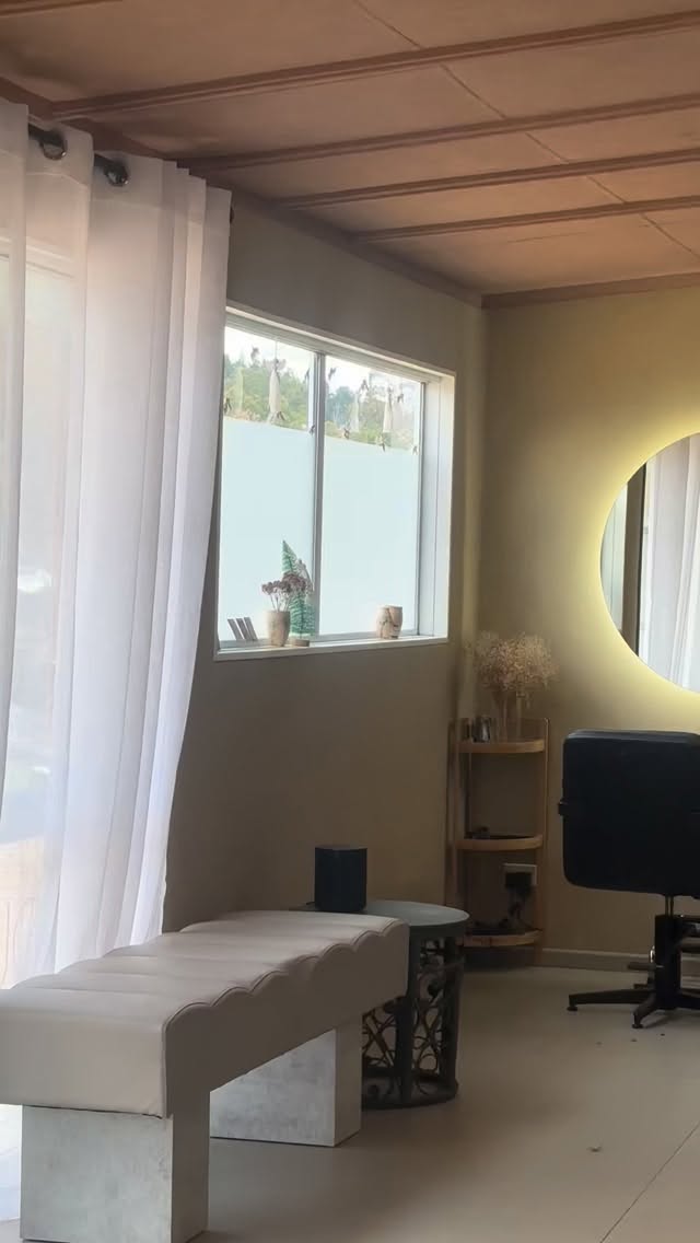 It’s a Holly Jolly Christmas here at
@yuduyuhairsalon ✨🌲🎁💋
#yuduyuhairsalon #merryxmas #sustainablesalon #waihekehairstylist tamakimakaurau