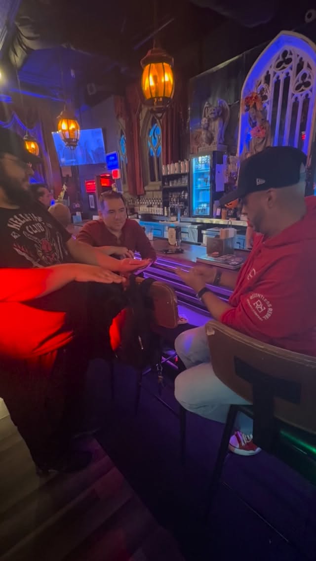 Magic at @thespookeasy with Ryan. The body tells the truth. #magic #magician #kava