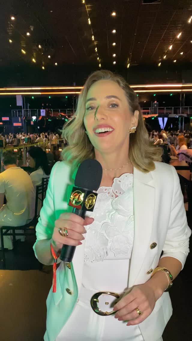 De congressista a campeã e PALESTRANTE no maior e mais desejado palco do Brasil 😍
Obrigada @virginiamelobeautyclinic temos muito orgulho de você viu 😍🥹