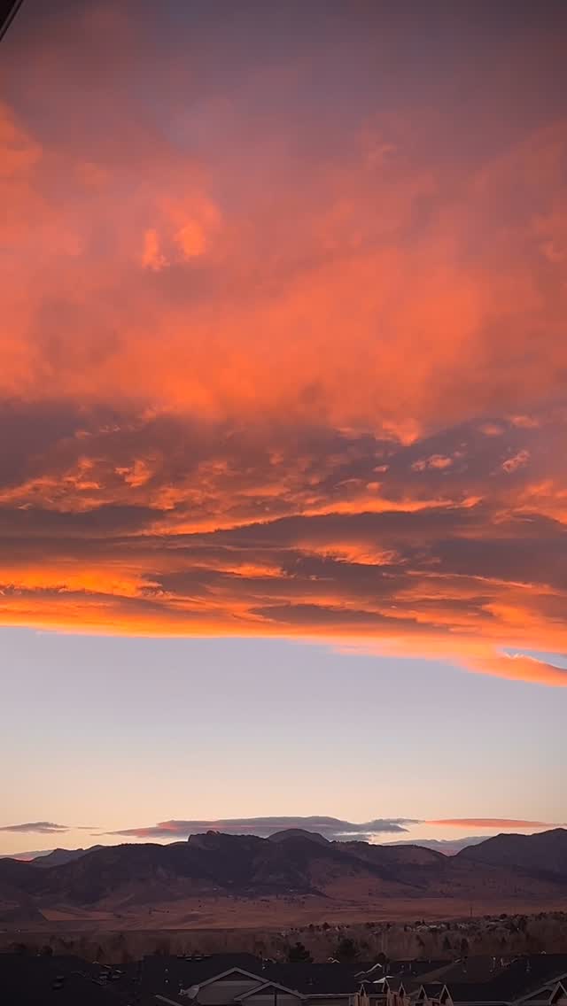 Can this sunset get 1 like? 🧡
#arvadacolorado #rockymountains #sunsets
