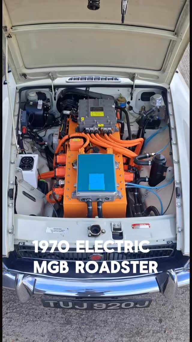 A look 👀 inside the 1970 MGB ROADSTER electric conversion ⚡️
40 kWh battery capacity 🔋
Up to 160 mile range 📈
30 mins DC charging ⏰
#electricvehicleconversion #ecoclassics #classiccars #electric #car #electricvehicles #classiccar #mgb #mgbroadster #1970s #ecoclassics