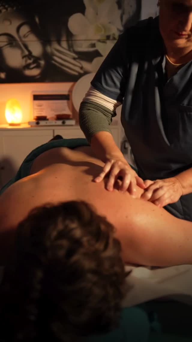 ✨ Descubre un espacio creado para tu bienestar ✨
En nuestro centro te ofrecemos masajes terapéuticos, relajantes y descontracturantes, pensados para liberar tensiones, mejorar tu bienestar físico y devolverte la energía que tu cuerpo necesita.
Además, contamos con tratamientos de estética y belleza personalizados, diseñados para que disfrutes de una experiencia revitalizante desde el primer minuto.
🌿 Cada sesión está cuidada al detalle para que desconectes, respires y te regales ese momento que tanto mereces.
📍 Estamos en Torrevieja
📅 Pide tu cita y ven a descubrir un lugar donde tu cuerpo y tu mente se sienten en paz.
