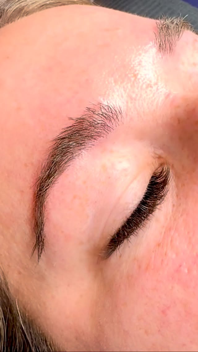 “Love yourself first, and everything else falls in line. You really have to love yourself to get anything done in this world.”
LUCILLE BALL
Mocha volume set : @lovedaniatte
#selfcare#lashtech#lashextensions