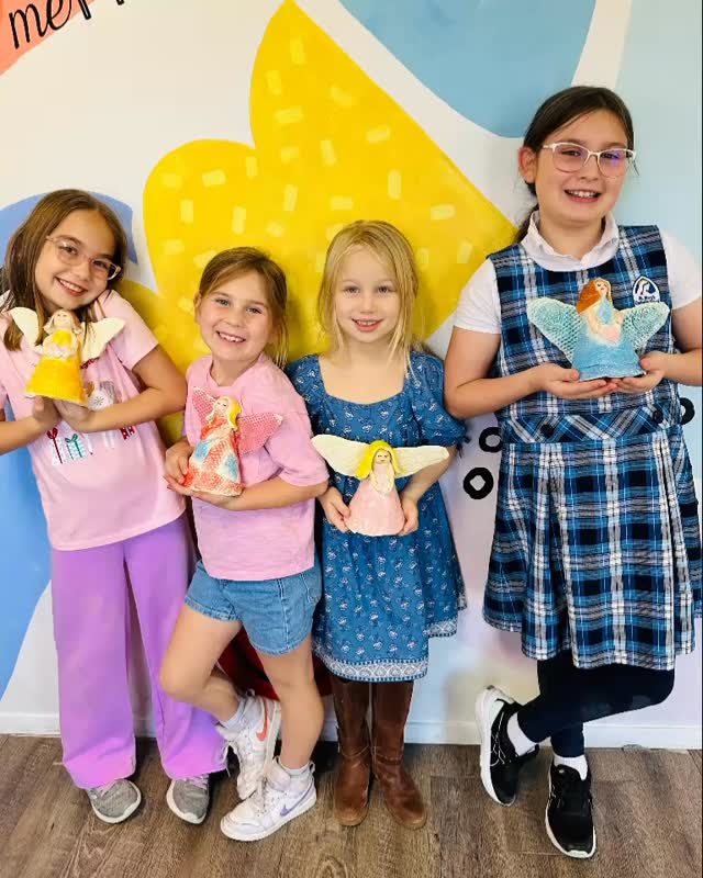 We finished after-school art this week! Tons of amazing artwork and beaming smiles... adore these kids and their artistic talents! Registration is open for the spring semester. We meet Tuesday or Thursday from 4:00-5:30. Classes start back up in mid January and run through May. The cost is $450 for the semester. A $150 deposit holds a spot. Sign up in the link in our bio or on the website!