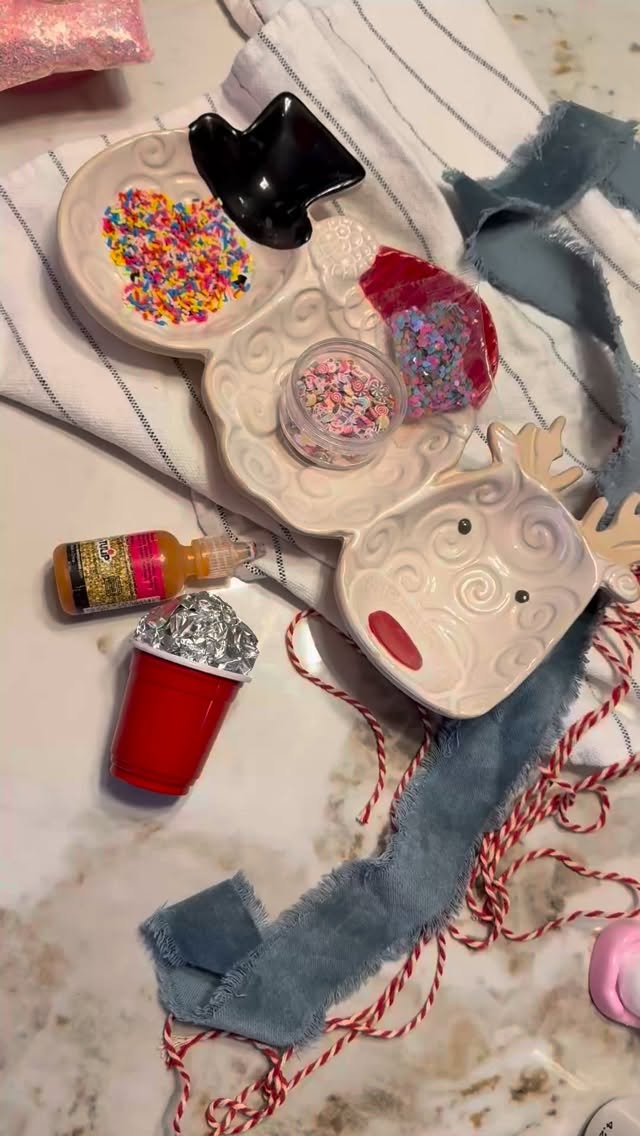 We’re making more handmade ornaments in my house ⭐️
The girls and I loved making these mini drink ornaments.
#handmadechristmas #diychristmas #Christmasdecor #christmascrafts