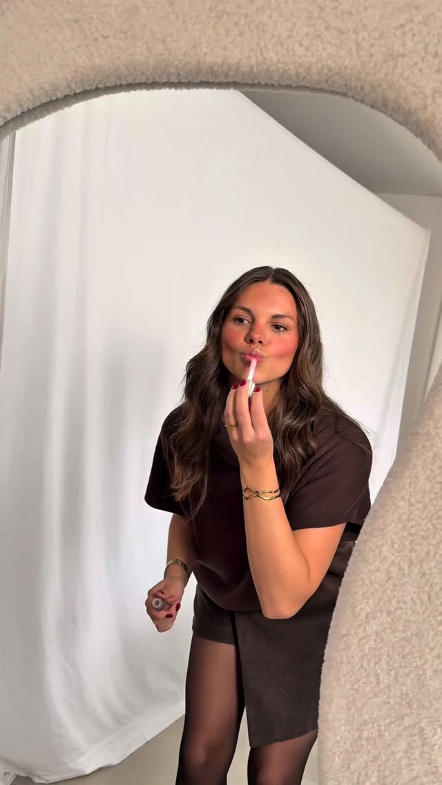 ✨ GIVEAWAY ALERT ✨
Omdat dit een prachtig Butica-jaar was en als afsluiter van onze adventactie, geven we 2x €200 shoptegoed weg bij Butica Webshop 🤍
Wil jij één van de winnaars zijn? Zo doe je mee:
1️⃣ volg Butica webshop op Instagram en like deze post
2️⃣ Deel dit bericht in je verhaal
🔒 Heb je een privéprofiel? Stuur ons dan een screenshot
3️⃣ Tag minstens 2 vriendinnen (meer tags = meer kansen 🍀)
4️⃣ Vertel ons in de comments waarom jij deze giveaway verdient of waarom je zo graag wil winnen ✨
BONUS KANSEN
✔️ Repost onze reel
✔️ Laat een review achter op Trustpilot
🥂Meedoen kan t.e.m. 3 januari 2026
🪩We kiezen 2 winnaars die elk €200 shoptegoed winnen
Dankjewel om deel uit te maken van de Butica family 🤍
