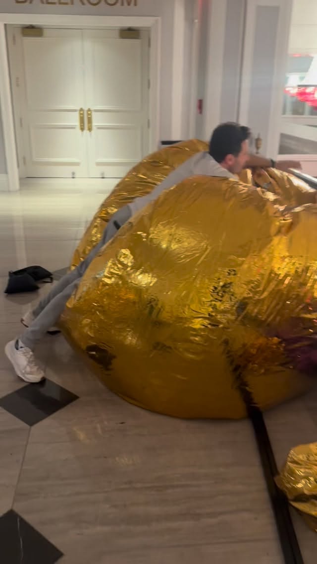 A little bit of advice: When you have a lot of deflating to do - DON’T forget your pump.
#eventindustry #clevelandevents #cleveland #extrabetty #balloonbusiness #clevelandevents #clevelandballoons #familybusiness #businessreels