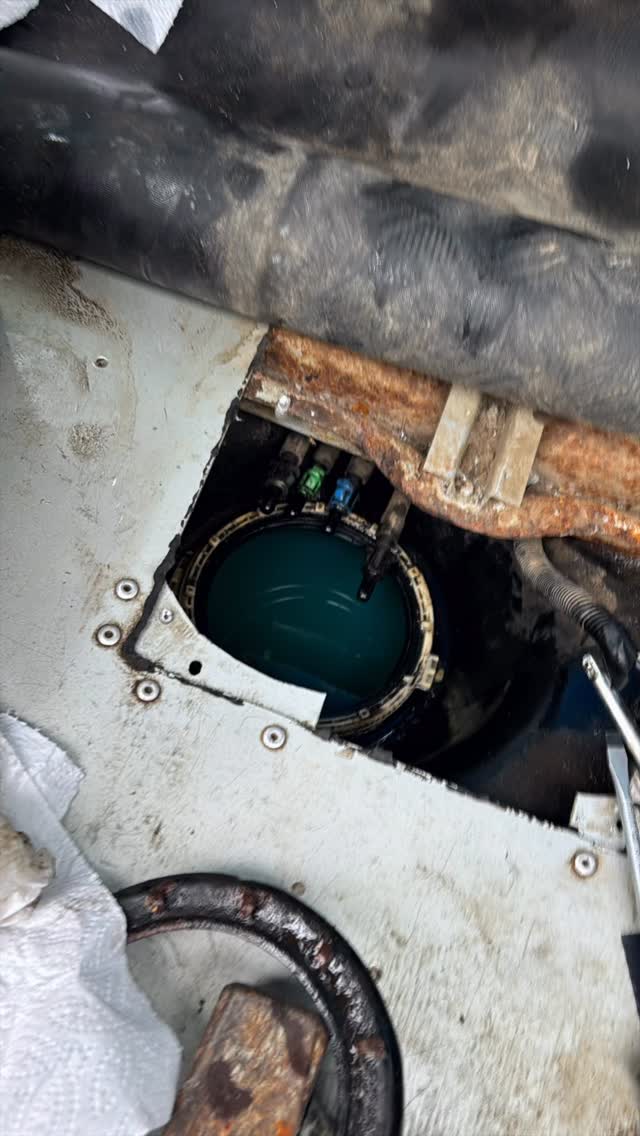 Our poor little defender TD5 had to have a new fuel pump, So work can commence..
It’s all about the journey they said…
#cotswoldcleaninggroup #stowonthewold #landrover #defendertd5