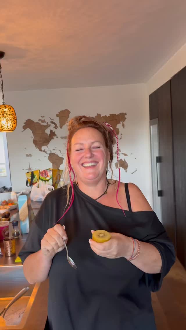 โญ๏ธAkties & inspiratie โญ๏ธ
#hasselt en #genk
๐ โฌ1,00 Kilo รฉchte Pink Lady appels
๐ โฌ1,00 zoete ananas
๐ โฌ1,00 oranje cavion meloen
๐ โฌ1,00 grote honingmeloen
๐ซBiologische losse blauwe bessen: ๐ซ
๐ 3 kilo sappige manderijnen โฌ3
๐ โฌ1,00 kilo bananen ๐Biologisch ๐
๐ โฌ1,50 doos druiven pitloos 2 voor โฌ2
๐ โฌ1,00 kilo Limburgse Golden appels
๐ โฌ1,00 kilo Jonagold nieuwe pluk
๐ โฌ1,00 galia meloen
๐ โฌ1,50 kilo nieuwe Conference peren
๐ โฌ3,00 10 stuks Zespri Kiwi ๐ฅ
๐ โฌ3,00 5 stuks Zespri Gold XXL
๐ โฌ3,00 6 stuks grote kaki
๐ โฌ3,90 grote papaya 2 stuks โฌ5
๐ โฌ2,50 Limburgse aardbeien 500gr
๐ โฌ1,00 5 stuks ๐โ๐ฉ limoenen
๐ โฌ1,00 doos physalis โgoudbesjesโ
๐ โฌ2,00 Drakenfruit โPitahayaโ
๐โฌ6,50 hele kilo passiefruit
๐ โฌ1,00 ๐ฅญ mango
๐ โฌ1,00 ๐ฅ 2 avocados ๐ฅ
๐ โฌ1,00 2 stuks courgette
๐ โฌ1,00 halve kilo sperziebonen
๐ โฌ1,00 bos lente-ui +1 gratis
๐ โฌ1,00 pakket little gem baby-salade
๐ โฌ1,00 kilo snack-komkommer
๐ โฌ1,00 Butternut pompoen
๐ โฌ1,00 bleekselderij
๐ โฌ2,00 pakket groene asperges
๐ โฌ1,00 pakket snackpaprika
๐ โฌ1,00 kilo Biologische sweet potato
๐ โฌ1,00 pastinaak
๐ โฌ1,00 Hokaido Pompoen
๐ โฌ1,00 hele kilo tomaten ๐
๐Bulk-Aktie: 3 kilo paprika โฌ3 ๐ Oranje of groen of geel๐
๐ Nieuw: Verse Suiker-rietโฌ1,90 p kilo
๐ Nieuw: Pomelo
๐ Nieuw: Cranberry
Dit zijn niet alle akties: elke nacht stoppen er 3 trucks met verse groenten en fruit: meer dan 200 soorten.
๐ฃ๏ธ Deel dit bericht met iedereen die dit รฉcht niet mag missen! ๐คฉ
๐ Elke dinsdag: Hasselt
๐ (Woensdag: winterstop)
๐ Elke donderdag: Genk
๐ Elke vrijdag: Maastricht
๐ Elke zaterdag: Roermond
#Genk #hasselt
#GezondeLeefstijl #groente #vegetarisch #limburg