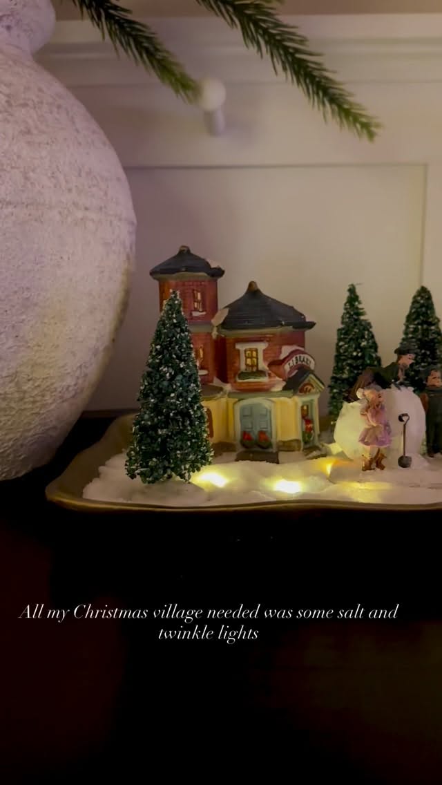 I don’t know why I didn’t think of this before! I’ve been using those fluffy glittery sheets from the 80s to make a snowy base for my Christmas village. But salt in a tray with twinkle lights is a game changer!
.
#christmasvillage #vintagechristmasdecor #holidaydecorations #myhomethismonth #myheartandhomestyle