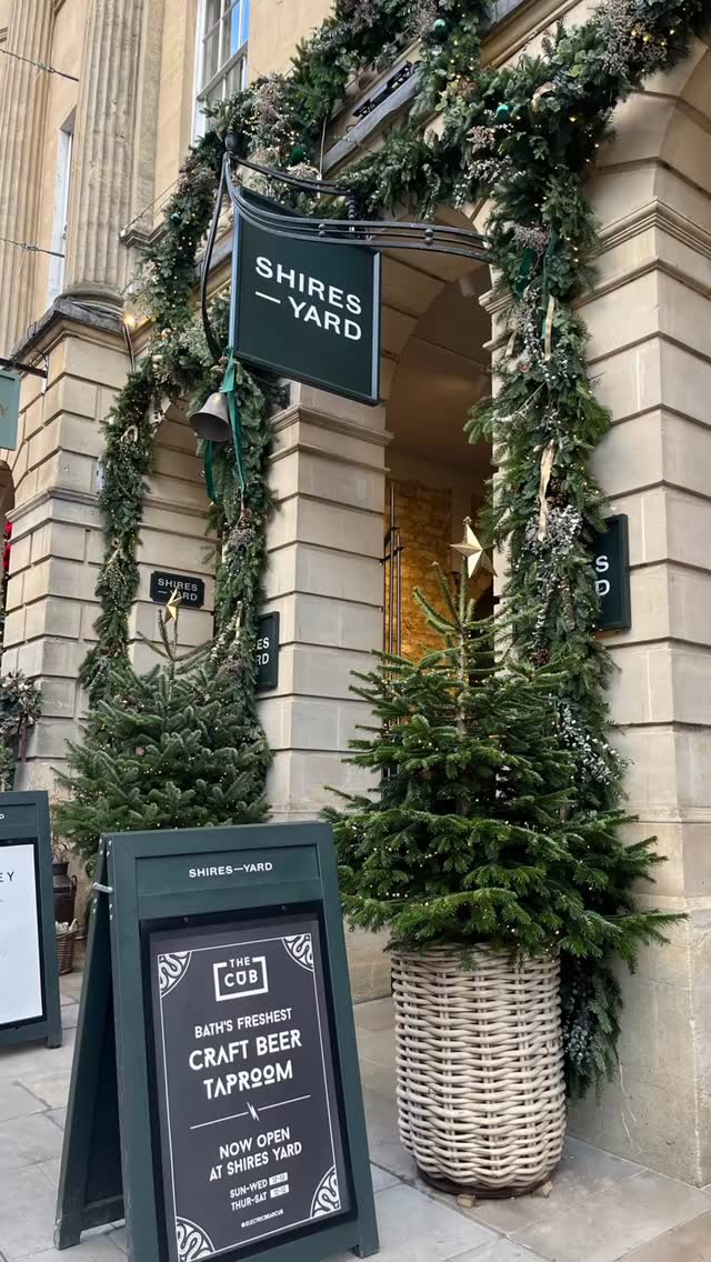 Another excellent @bathlifemag lunch this time at @emberwoodbath listening to William Riordan of @shiresyard talk about all the incoming and exciting changes at this important retail and foodie (and hotel…?) spot right in the middle of Bath.
Great to see @lucyhoggdesigns @settld_in_bath @alheather.bathandcountry @jane_ingham_ @mystayinn @beam_development @tea.architects @boombattlebar_bath @meaconsult @themediaclash @patwhite75 Bowerhouse Bath @n3displaygraphics @sixforwardca and only sorry I don’t get a chance to speak to more people. Lots of good conversations over a yummy lunch. Until next time!