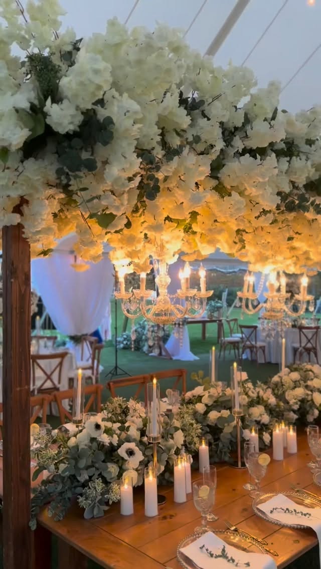 Timeless white and green… a classic that never fails to create a breathtaking atmosphere.
If you’re dreaming of a wedding that feels elegant, effortless and unforgettable, this style is one of the most loved by our couples
We design every detail with intention.
We guide your vision with care.
We create a day that feels like you.
If you’re planning your 2025 or 2026 wedding, reach out.
Let’s design something extraordinary together.
🤎 Giuberti Decor
Where love meets its setting.
