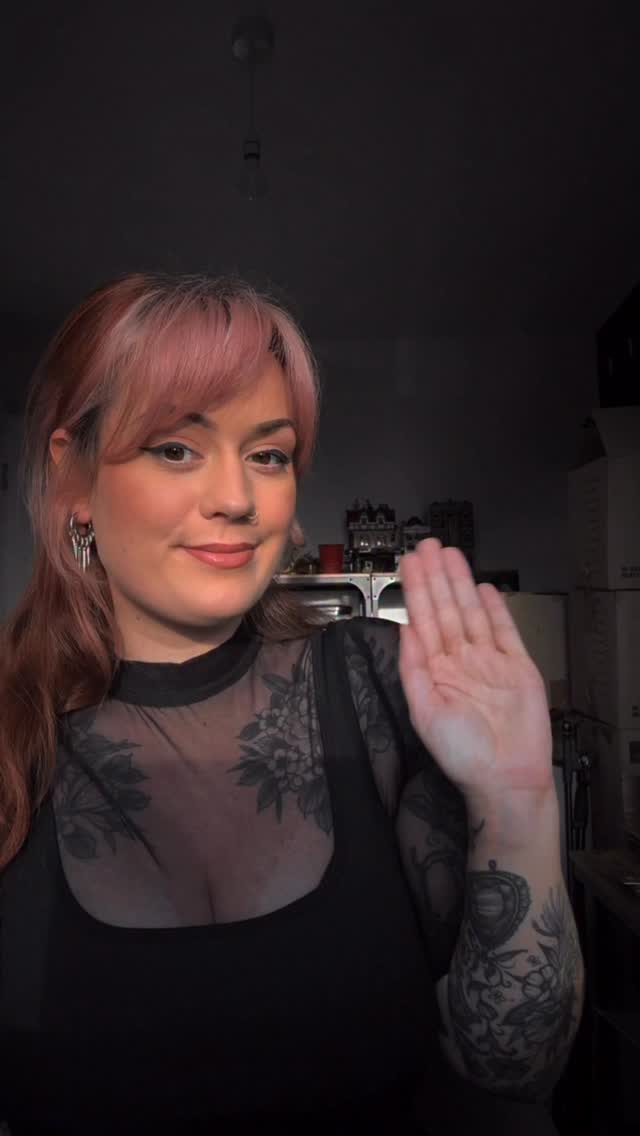 Can you believe I did this voiceover in one take? So professional right?
BUT ALSO HOW COOL IS ALL THE STEALTH ROCK TOUR MERCH?! 😍😍
Also there are tote bags but they are in the bottom box and I can’t reach.
Tshirt and Crop designs - @jamesbutlertattoos
Stickers, Logo and Poster designs - @hpcreativestudio
Stickers from - @nofussco
Tshirts and Crops printed by - @totalprintstudio
Coffee roasted by - @chippcoffeeco
Any questions about the merch drop it below 👇🏻👇🏻👇🏻