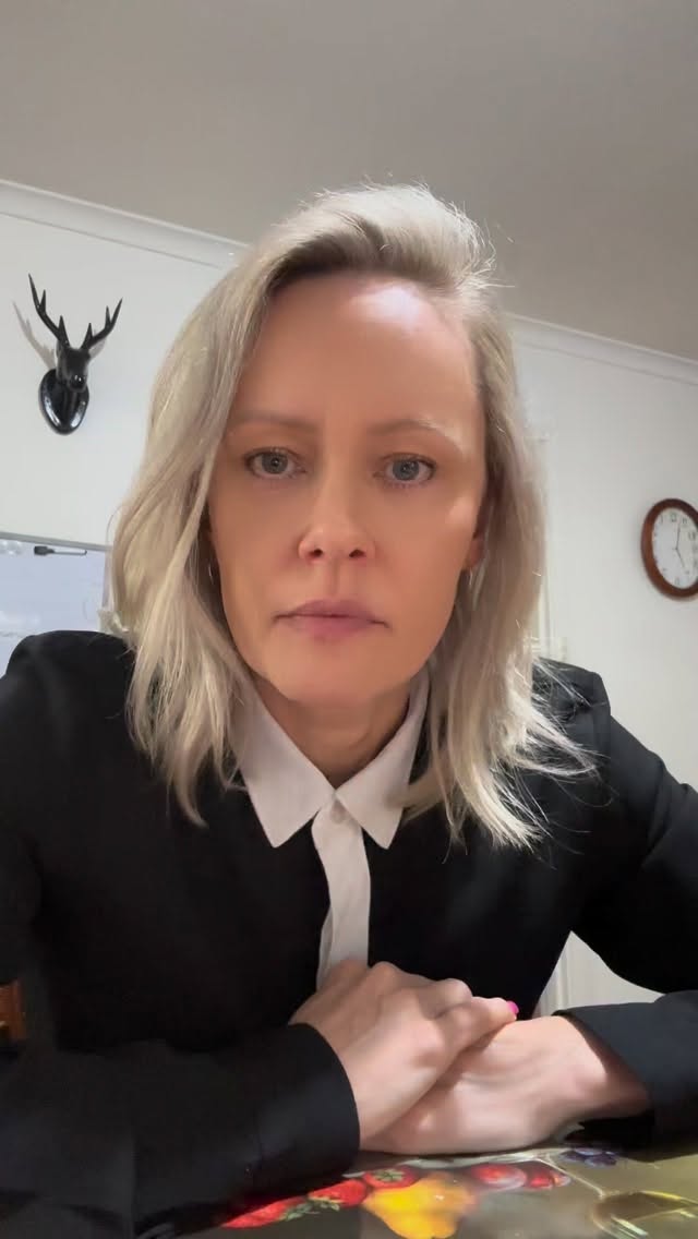 🛑 Stop climbing in the grave with people! If they aren’t ready to help themselves then there’s absolutely nothing you can do to help them!
The person who steps into the role of rescuer always gets burned because they are waisting their time trying to save someone who doesn’t want to be saved. The end result is ALWAYS that the rescuer ends up the bad person.
Protect yourself, protect peace, and only direct your energy to those who are willing to help themselves!
#rescuer #victimmentality #karpmandramatriangle #saveyourself #stop #raiseyourvibratiion #newearth #5dconsciousness #holistichealing