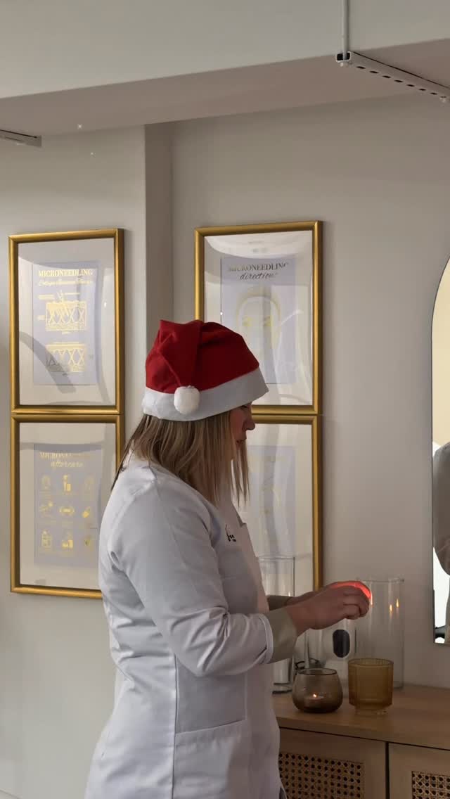 Femina wishes you a Wonderful Christmas time! Remember to find your own moment to breathe amid the hustle and bustle. 🎄✨
-
Femina toivottaa Ihanaa joulun aikaa! Muista löytää oma hengähdyshetkesi kiireen keskeltä. 🎄✨
#feminaaestheticlaser #christmas #kauneusklinikka