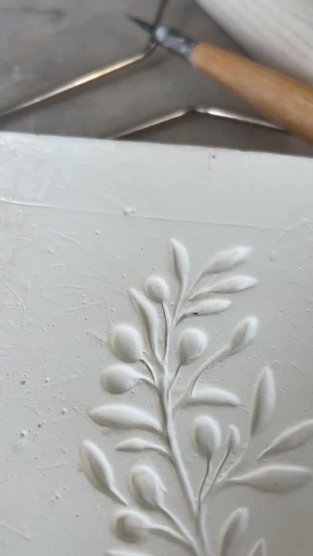 Give the gift of peace this season with our Olive Branch ornament! Here’s a peek at how we make it in the studio. You can find the olive branch ornament and other handmade pieces on our website. And join us on Dec 6 for our holiday market at Josie Kelly’s (908 Shore Road, Somers Point, NJ).
.
.
.
#ceramics #handmadeceramics #giftswithmeaning #christmasgiftideas #ornaments #handmadeornaments #holidaygiftideas #olivebranch #handmadegifts