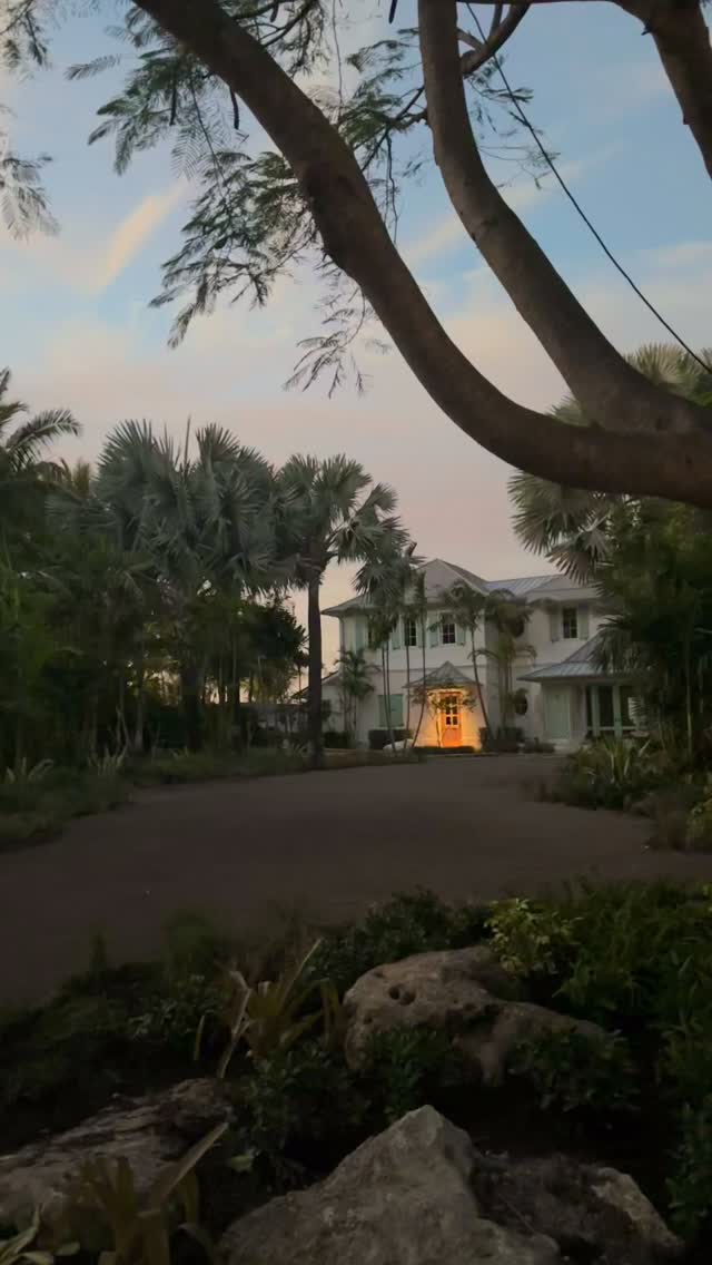 From outside to in…the evening glow never disappoints. #islanddesign #goldenhour #lyfordcay