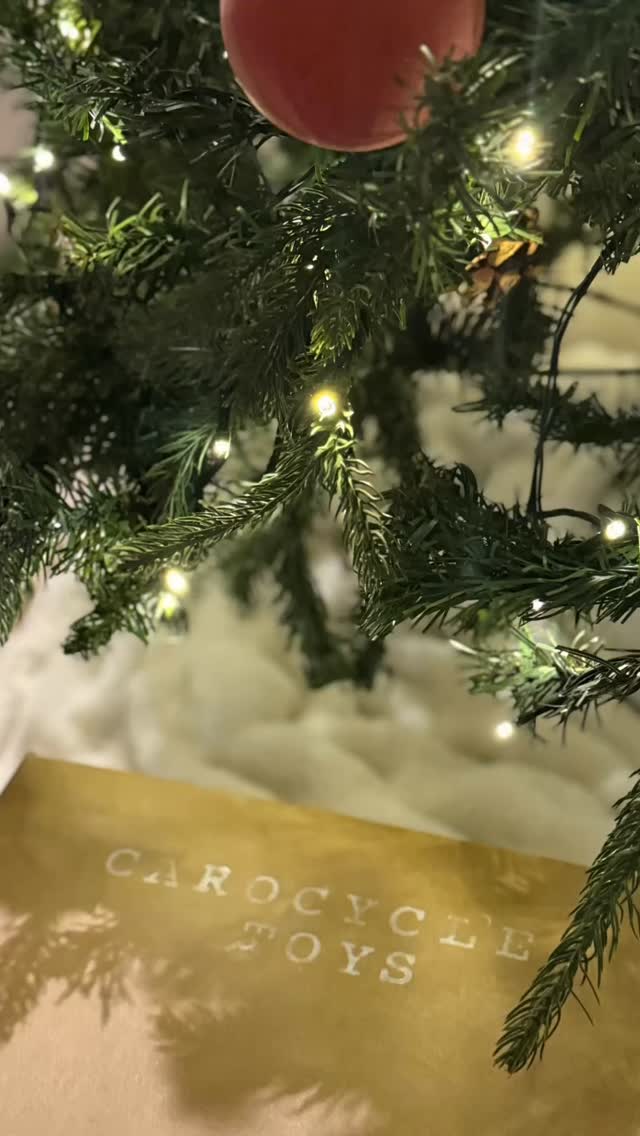 Because some toys are for the moment—not forever. Rent the fun, return the clutter. 🎄📦✨ #toyrental #toys #toyrotation