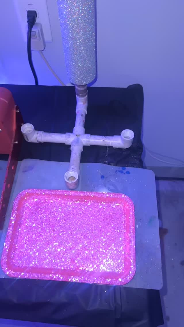 I’m in the lab working on orders !
#working #workinprogress❤️ #custom #custommade #tumblers #badgereels #rollingtrayset #epoxy #resin #artresin #glittertumblers #epoxytumbler #fypシ #giftshop #giftsforher #lgbt #crafter #bookedandblessed #workworkworkworkwork