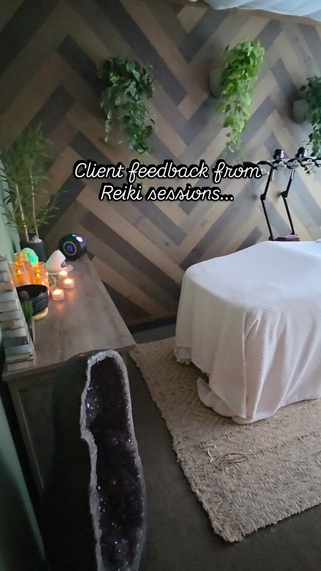 This is where you'll find me on the weekends, in our little @reikiofsandiego sanctuary.
I love offering and teaching Reiki for both people and pets. It's a powerful yet gentle healing modality that helps bring out the best in us.
💛🫶✨️
#reikihealing #reikimasterteacher #spiritualhealing #sandiegowellness
