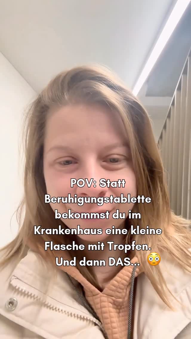 👀 Stell dir vor:
Du liegst im Krankenhaus, bist nervös vor einer OP 😟 – und anstatt direkt zur Beruhigungstablette wird dir ein Tropfen Lavendelöl angeboten. 🌿
Du atmest tief ein … und plötzlich wird’s leichter. Nicht alles weg – aber irgendwie… ruhiger.
Oder du wachst nach der Narkose auf, dein Magen fährt Karussell 🎢 – und statt Chemiekeule bekommst du Pfefferminzöl auf ein Tuch.
Du atmest. Tief. Und merkst: Geht ja doch! 💧💚
Genau das passiert inzwischen in immer mehr Kliniken.
Warum? Weil ätherische Öle nicht nur gut riechen – sie werden dort gezielt zur Unterstützung eingesetzt. Für Patient:innen und Pflegepersonal.
Ob bei Schlafproblemen, Nervosität, Übelkeit oder emotionaler Überlastung:
Ätherische Öle finden ihren Platz im Alltag – sanft, natürlich und ergänzend.
1️⃣ Folge @mindyourchange_by_carmen,
für ehrliche Einblicke in natürliche Selbstfürsorge.
2️⃣ Kommentiere „TROPFEN“,
wenn du wissen willst, wie man ätherische Öle anwendet
und welche 5 Öle ich für den Alltag am häufigsten nutze.
🔖 Speichere diesen Beitrag, wenn dich natürliche Wege in der Gesundheit interessieren.
Persönliche Erfahrungen, ersetzt keine medizinische Beratung.
WOHLBEFINDEN
SELBSTFÜRSORGE
ÄTHERISCHESWISSEN
NATÜRLICHEHILFE
#aromatherapie #ätherischeöle #selbstfürsorge #krankenhaus #lavendelöl #pfefferminzöl #öleimalltag #holistischgesund #naturwissen #gesundheit