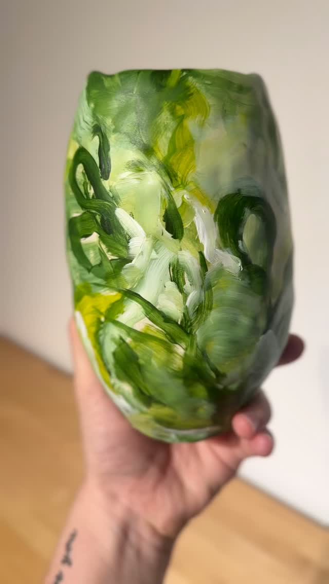 One of my Secret Garden pieces 🌿🥰 Currently showing in the “Earth Connections” exhibition at @diannemcinerneyartist gallery in Noosaville.
✨🌿✨🌿✨
Gillian Smith @thecreativepilgrim , my dear friend and fellow artist extraordinaire who I am collaborating with in this exhibition will be in the gallery tomorrow 10-1pm for those in the area wishing to drop by 🌻😊
Dianne McInerney Art Gallery
Unit 6/33 Gateway Drive
Noosaville
“Earth Connections” Exhibition | 2 Dec - 30 Jan
#sunshinecoastart #visitnoosa #australianartists