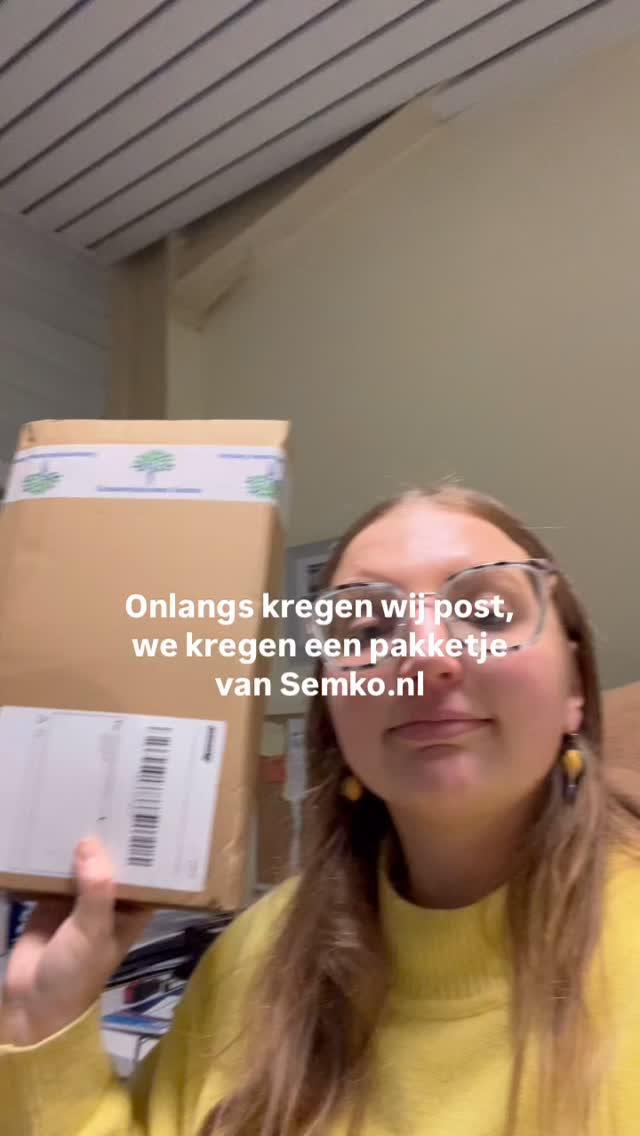 We kregen een tijdje geleden deze Crayon Rocks van @semko_onderwijs 😍
We zijn alvast benieuwd naar de kunstwerken die onze kindjes hiermee gaan creëren 🎨