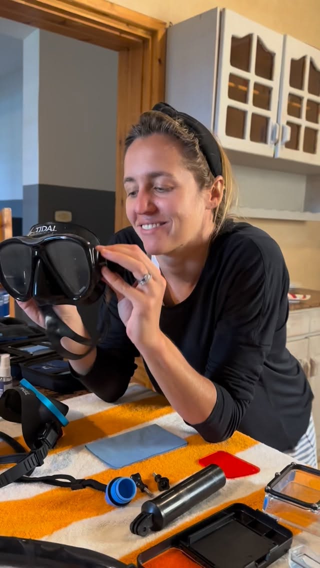 Sophie’s showing us how it’s Done - NO FOG, ALL CLARITY! 🤿 #TidalMask #ProShotCase