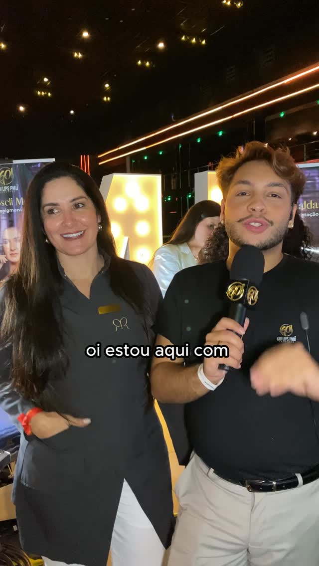 Maravilhosos são eles @adamtorresbeauty e @roselimoreirabiomedicaesteta apresentando sua técnica no maior congresso da América Latina e dando SIMPLESMENTE um show 💛🖤
Sucesso absoluto,
Pois no Go!Lips toda a atenção é para nossos artistas :)