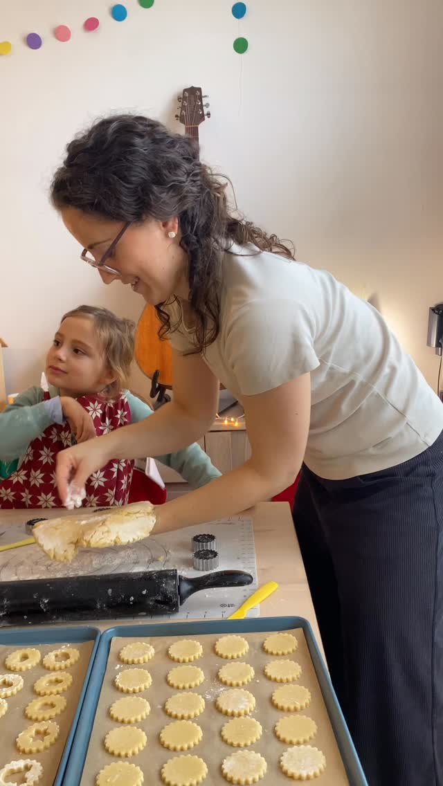 Les dimanches aprems après l’église, la fête continue !
😉😋👩🍳🍪
************************
L’Église du Christ de Bordeaux est un groupe de chrétiens d’âges et de parcours variés qui partagent la même passion pour Jésus et son évangile. La parole de Dieu fait autorité dans nos vies et nous nous entraidons, en tant que famille, à aimer Dieu de tout notre cœur et à vivre notre foi de manière pratique et quotidienne, pleinement, tel que Dieu l’a conçu pour nous. Ça t’intéresse ? RDV à l’un de nos événements ou bien en MP !
#eglise #eglisebordeaux #chretiens chretiensfrancais chretiensbordeaux bible parolededieu assembleechrétienne