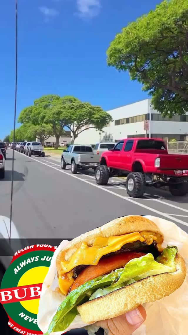 Tacos and burgers do go together. #letsdolunch #cheeseburger #kauai #poipu #kapaa