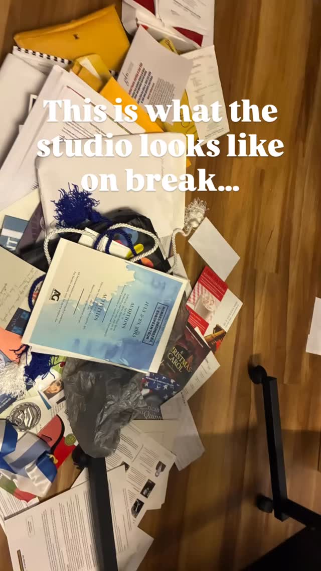 We do clean. Just messily. Doom piles everywhere.
#ADHDteacher #christmasbreak #pianolessons #violinlessons #yeahthatgreenville