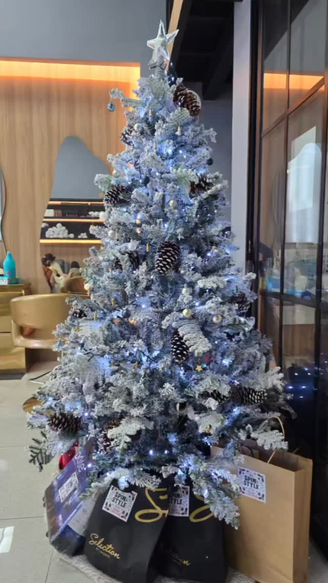 All I want for Christmas is... for this team to win a game without screaming! 🗣️🎁 Just kidding, wouldn’t trade this energy for anything. From our salon family to yours, wishing you a holiday as bright as our bleach jobs and as smooth as our keratin treatments! ❤️#MerryChristmas #SalonTeam #Holidays2025 #BeautySquad #TeamBonding #thespinandstylehub #mandaluyong #acquaprivateresidences #saloninmandaluyong