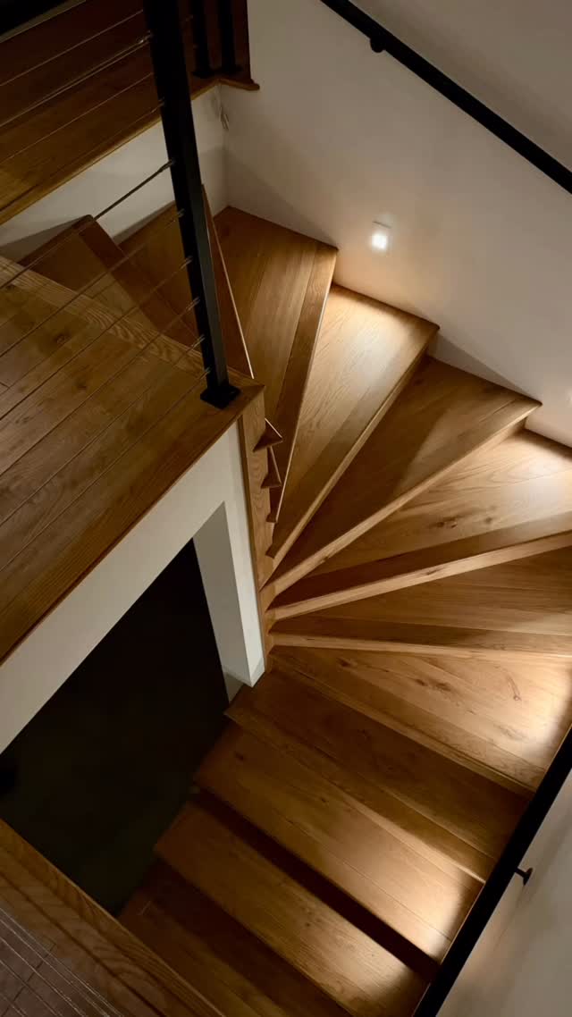 This stair set turned out gorgeous! We had to stain match the nosings with the existing flooring previously installed in the upstairs of this home. It turned out 25/10 🤯 #trademarkflooring