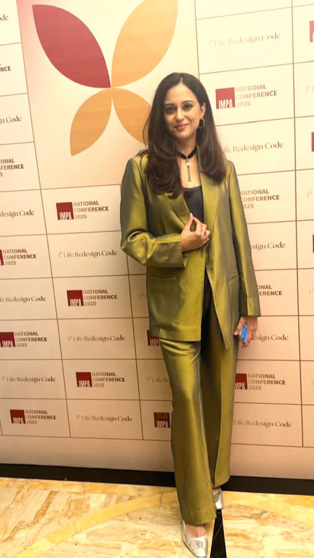 My biggest flex isnāt my status⦠itās my people. š¤
Last week at the IMPA Conference, being in a room full of people whoāve seen my journey, challenged my thinking, celebrated my wins, and held space for my growth⦠it felt like home.
There were hugs š¤
long conversations ā
inside jokes āØ
new faces š±
old friendships š«¶
shared stories š¬
and that beautiful energy of people genuinely rooting for each other š¤
I left feeling happier.
Inspired.
Supported.
And deeply grateful for the community around me āØ
We glamorise being self-made,
but the truth is Iām community-made. With love š«
Special love to @tinawalia_imagecoach @nandinikhannaimageconsultant @imageinit_with_chitrakshi @maneesha_nagrath @shikhabirsingh @gitikabhagatofficial @transformwithsk_imagecoach @coach_preeyaaaroraa š¤ Thank you for being my people.
And to everyone I met and connected with, hereās to more conversations, more collaboration, more growth together. āØ