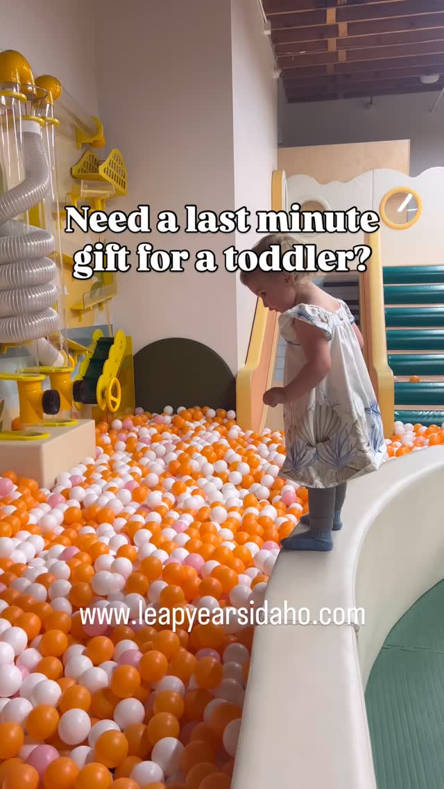 🎁There’s still time to be the best gift giver this season!
🔴Leap Years is Boise’s only Montessori inspired indoor playground for infant to toddlers. Purpose built for milestone development for infants to 5 year olds 🌟
:
:
#boise #boiseidaho #indoorplayground #leapyearsboise #northendboise #kidsroom